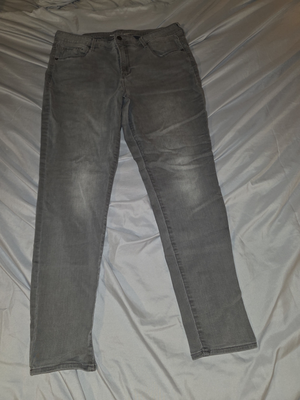 Old Navy Women’s Rockstar Grey Skinny Jeans